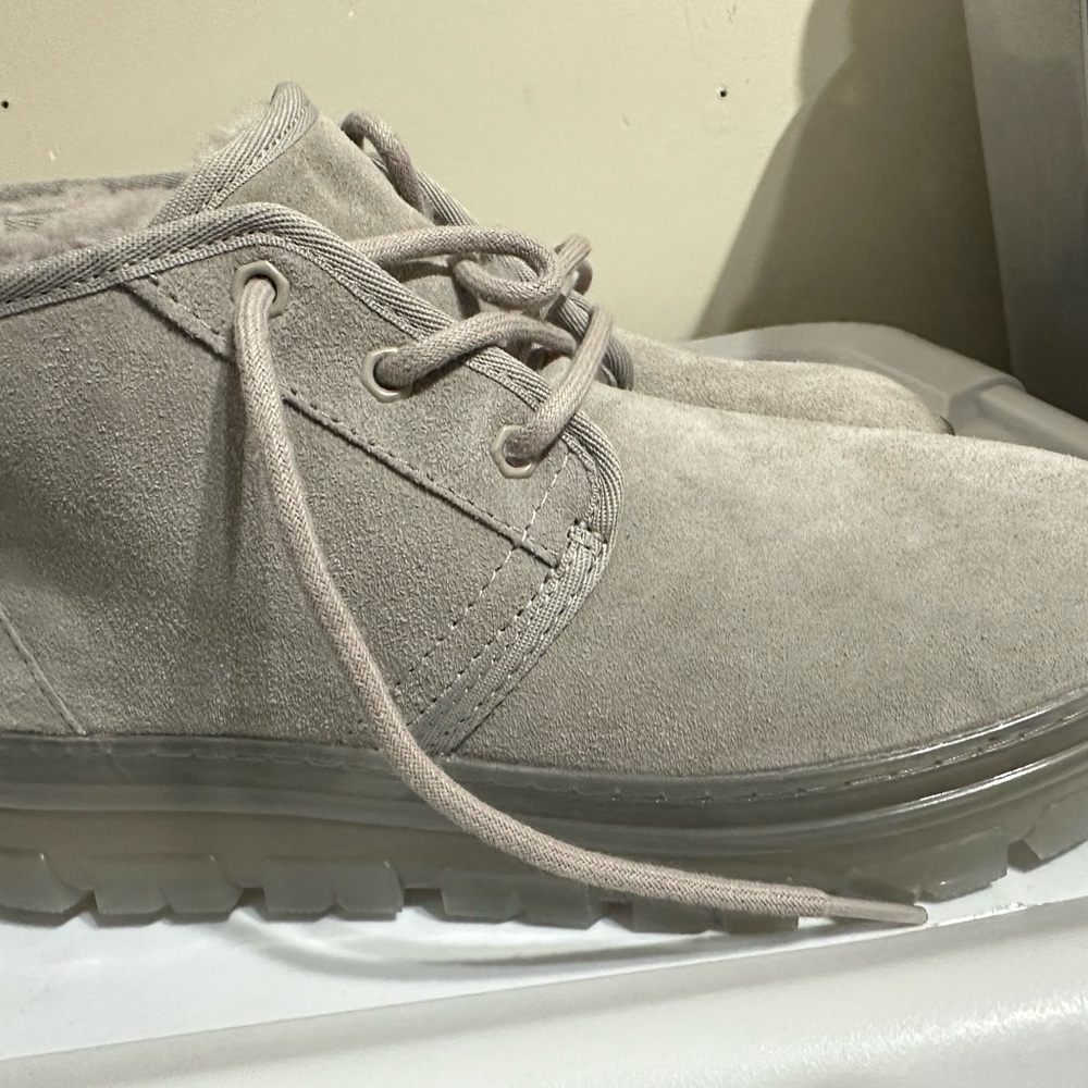 UGG - Picture 6 of 9